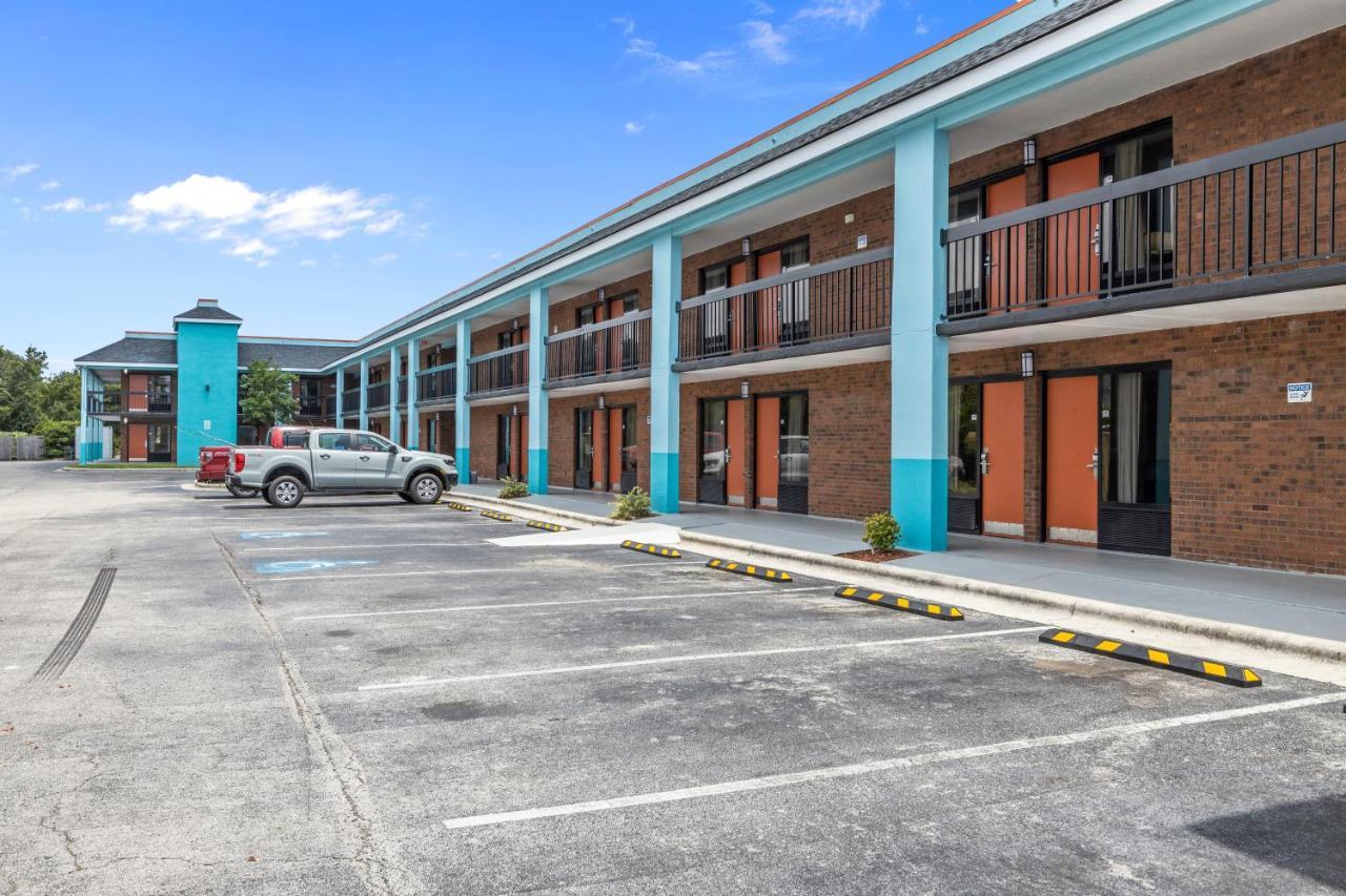 Garnet Inn & Suites, Morehead City Near Atlantic Beach ภายนอก รูปภาพ
