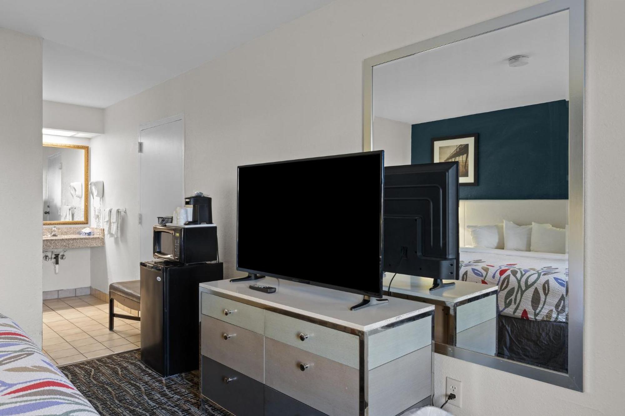 Garnet Inn & Suites, Morehead City Near Atlantic Beach ภายนอก รูปภาพ